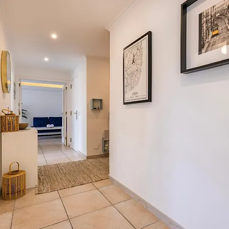 Sunny 2 Bdr By Lovelystay * تشارنكه