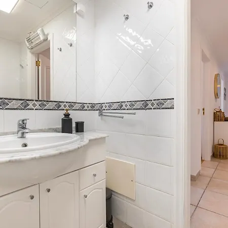 Sunny 2 Bdr By Lovelystay شقة