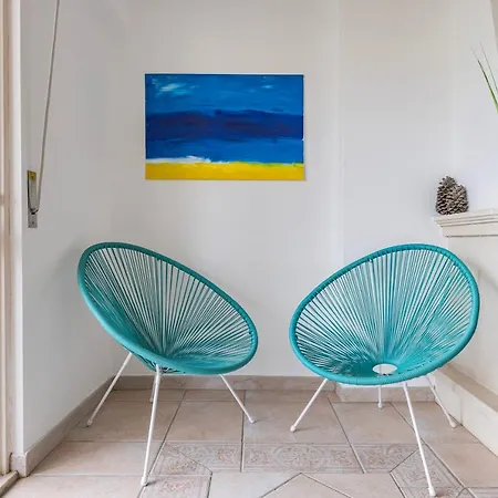 Sunny 2 Bdr By Lovelystay * تشارنكه