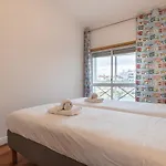 Sunny 2 Bdr By Lovelystay Apartamento Charneca (Setubal)