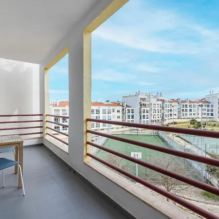 Sunny 2 Bdr By Lovelystay Charneca (Setubal)