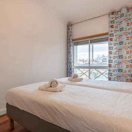 Sunny 2 Bdr By Lovelystay Lejlighed Charneca (Setubal)
