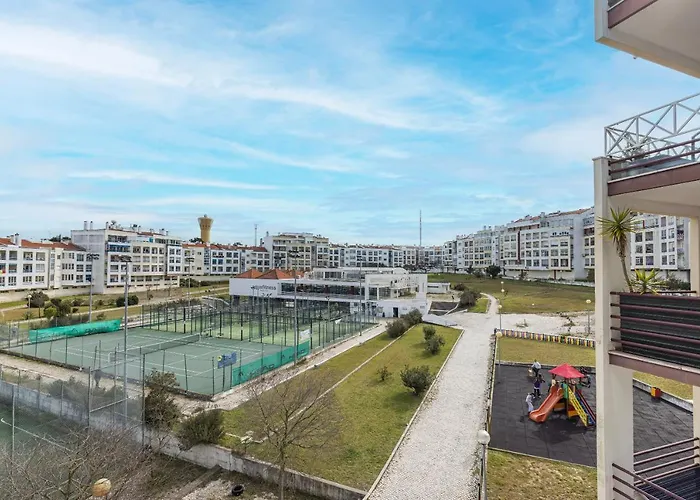 Sunny 2 Bdr By Lovelystay