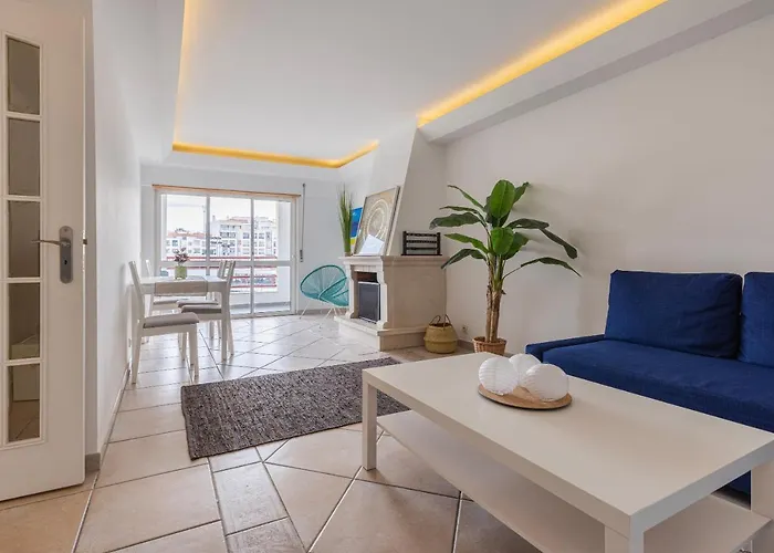 Sunny 2 Bdr By Lovelystay 公寓