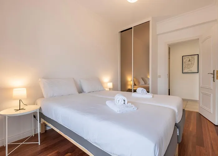 Sunny 2 Bdr By Lovelystay * 沙尔内卡